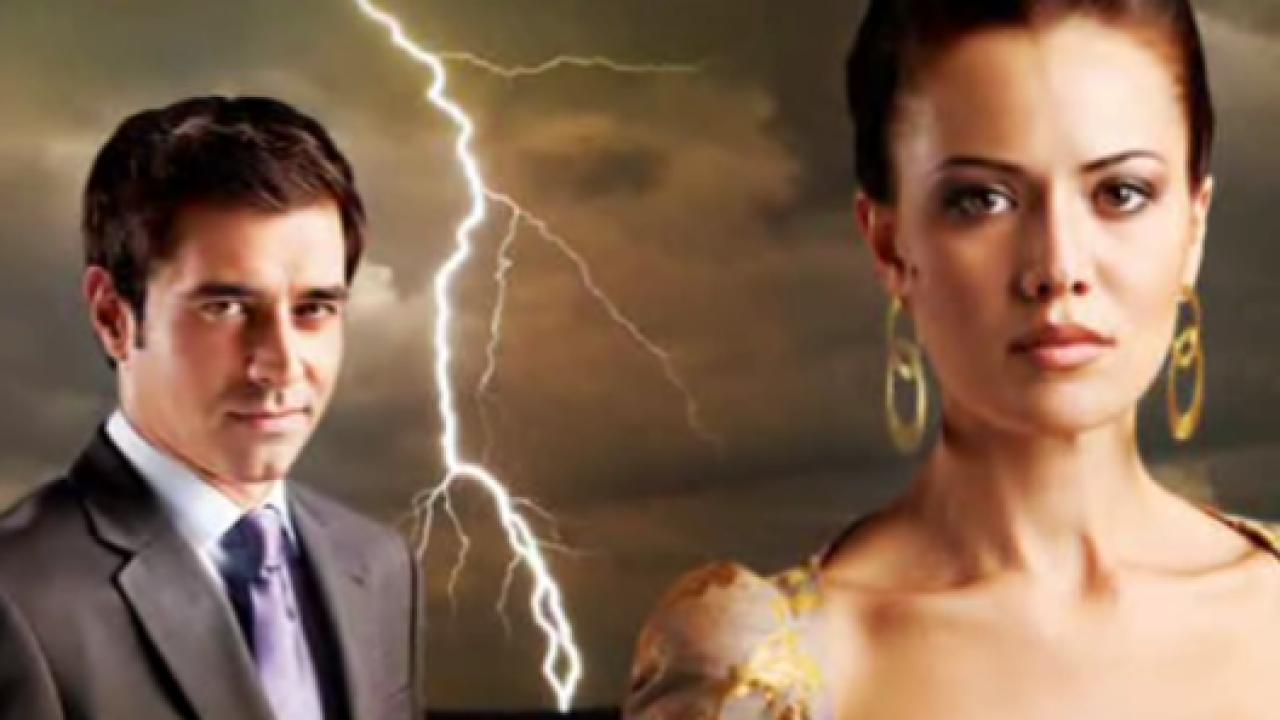 مسلسل ظلال الماضي الحلقة 17 مدبلجة