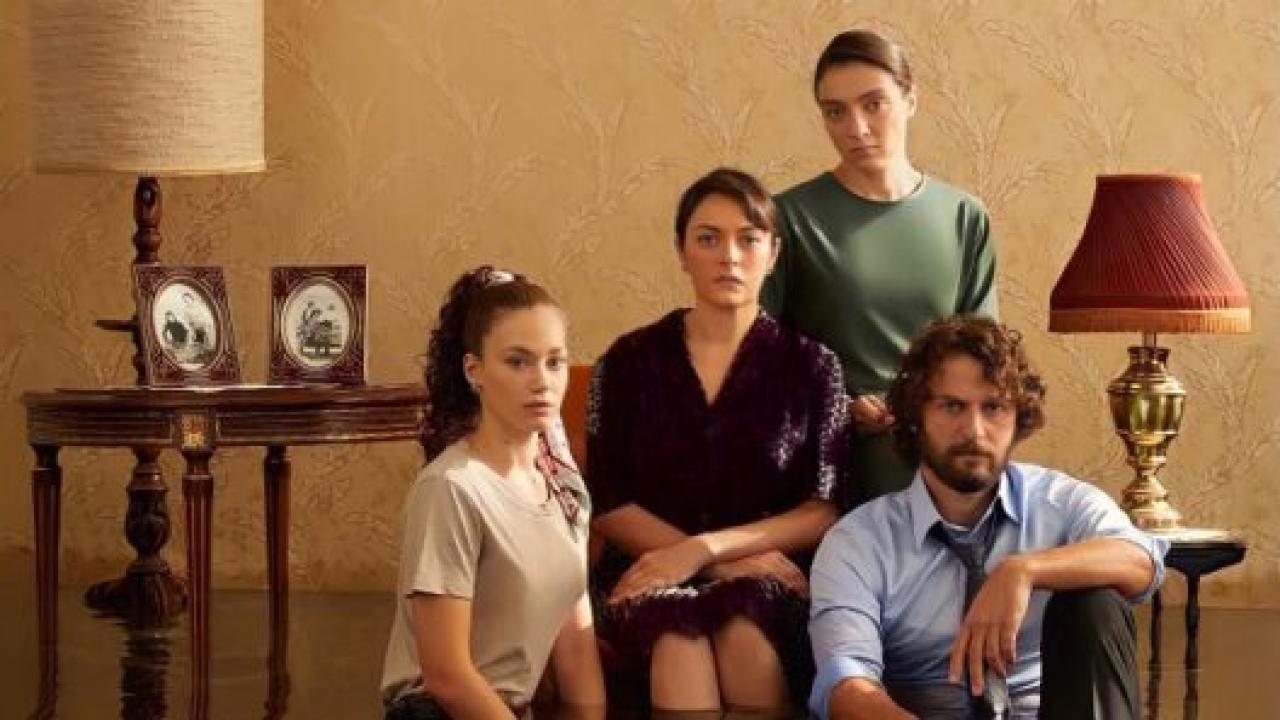 مسلسل شقة الابرياء الحلقة 1 مترجمة